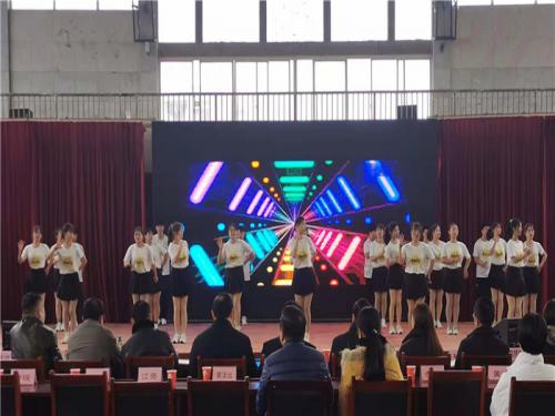 学生参加星青年“一二三四五工程”大赛之舞蹈比赛